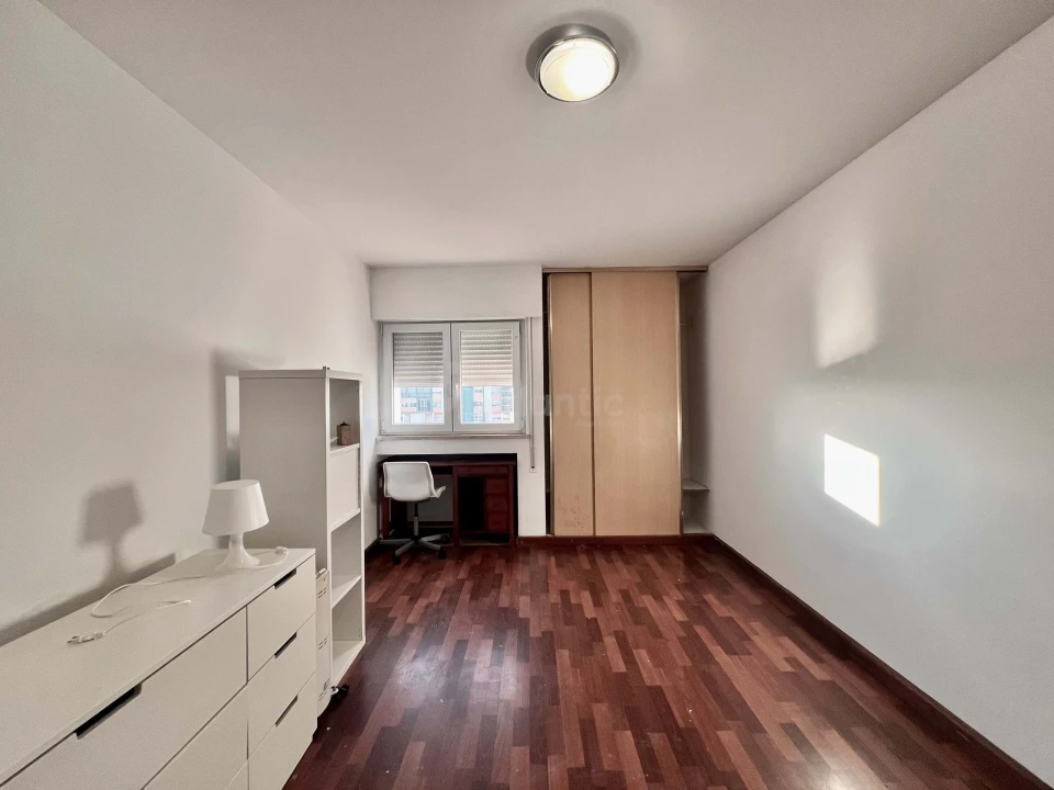 Apartamento T5 para Venda em Santo António dos Cavaleiros e Frielas Foto 21