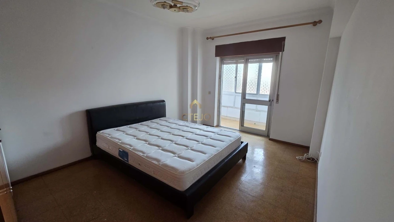 Apartamento T3 para Venda em Santa Iria de Azoia, São João da Talha e Bobadela Foto 22