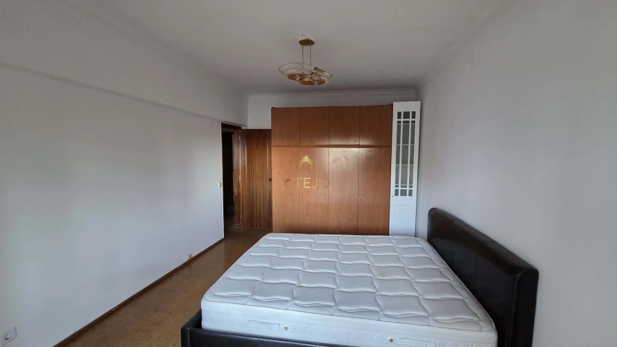 Apartamento T3 para Venda em Santa Iria de Azoia, São João da Talha e Bobadela Foto 18