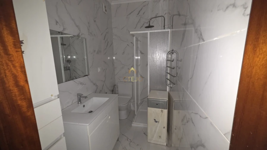 Apartamento T3 para Venda em Santa Iria de Azoia, São João da Talha e Bobadela Foto 2