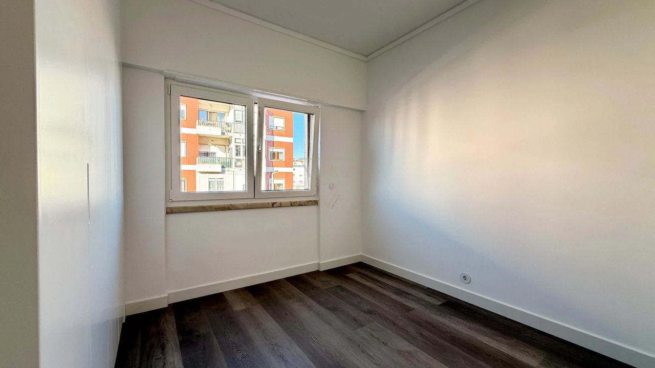 Apartamento T1 para Venda em Carcavelos e Parede Foto 22