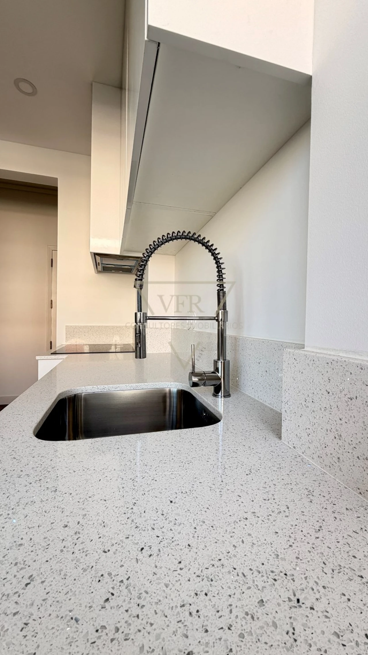 Apartamento T1 para Venda em Carcavelos e Parede Foto 10