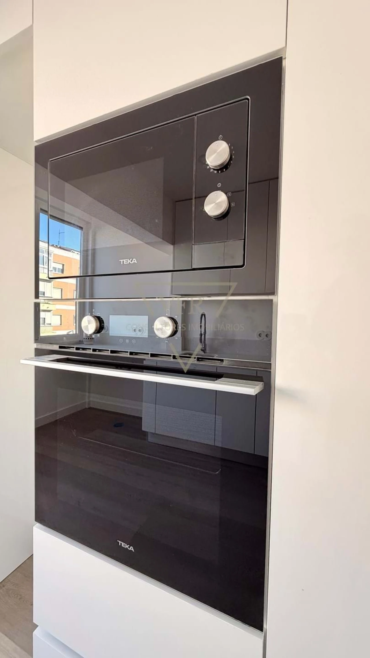 Apartamento T1 para Venda em Carcavelos e Parede Foto 6