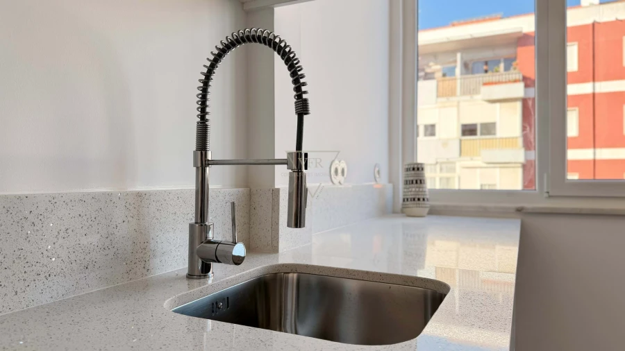 Apartamento T1 para Venda em Carcavelos e Parede Foto 4