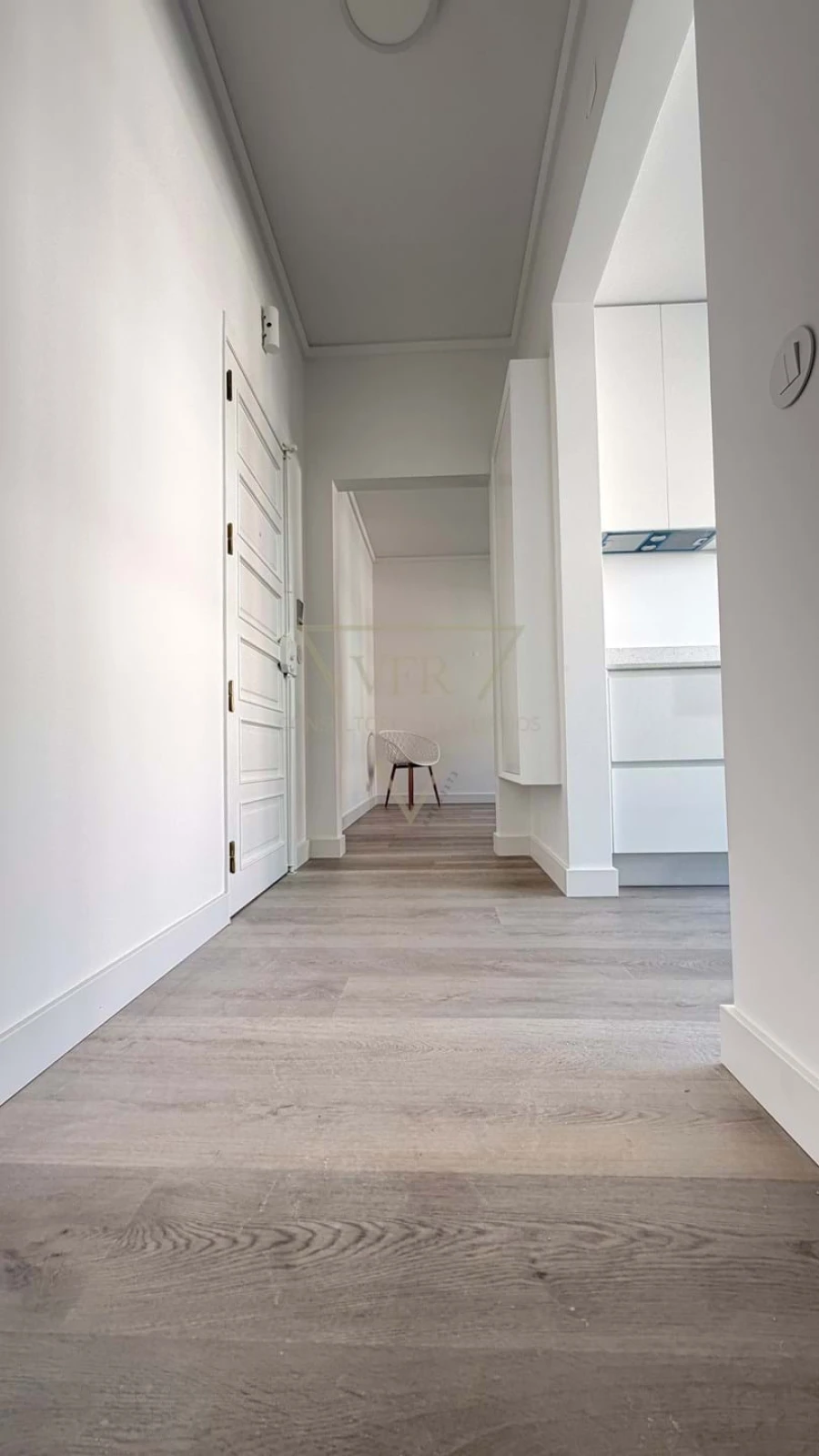 Apartamento T1 para Venda em Carcavelos e Parede Foto 14