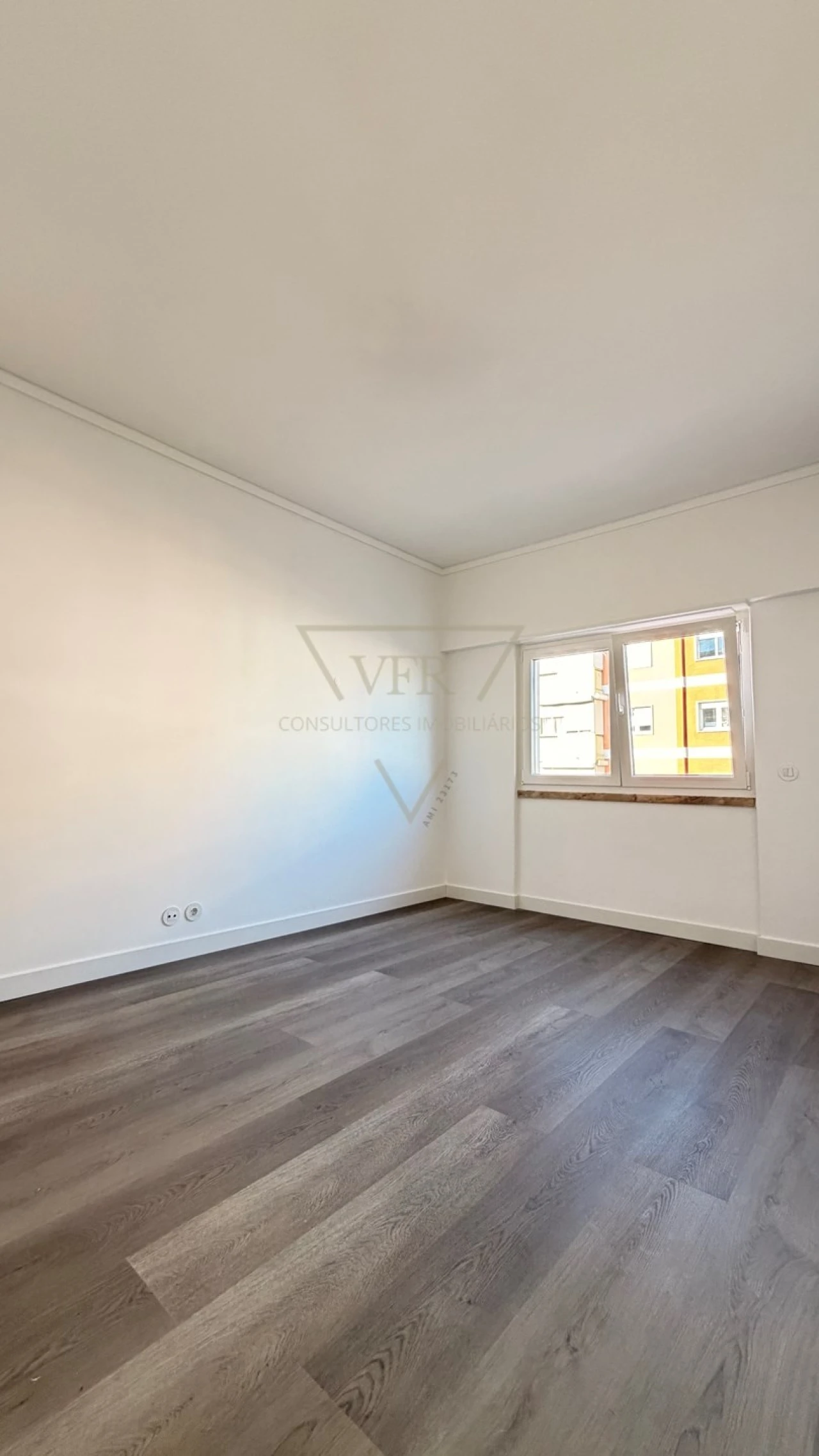 Apartamento T1 para Venda em Carcavelos e Parede Foto 13