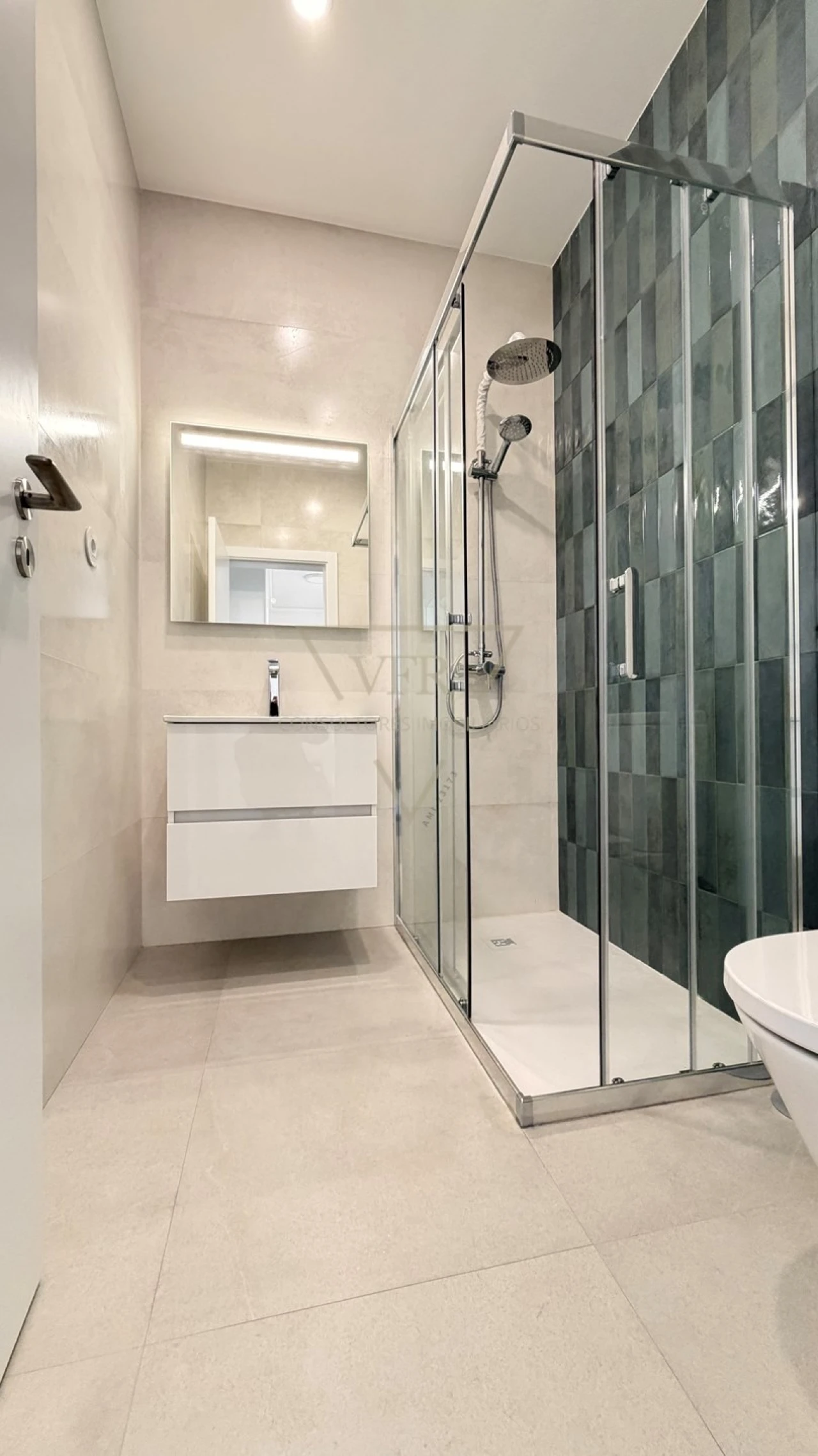 Apartamento T1 para Venda em Carcavelos e Parede Foto 19