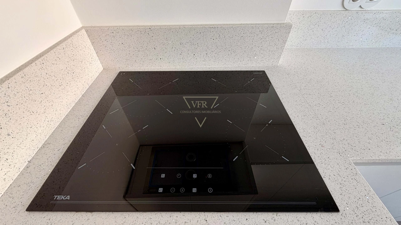 Apartamento T1 para Venda em Carcavelos e Parede Foto 7