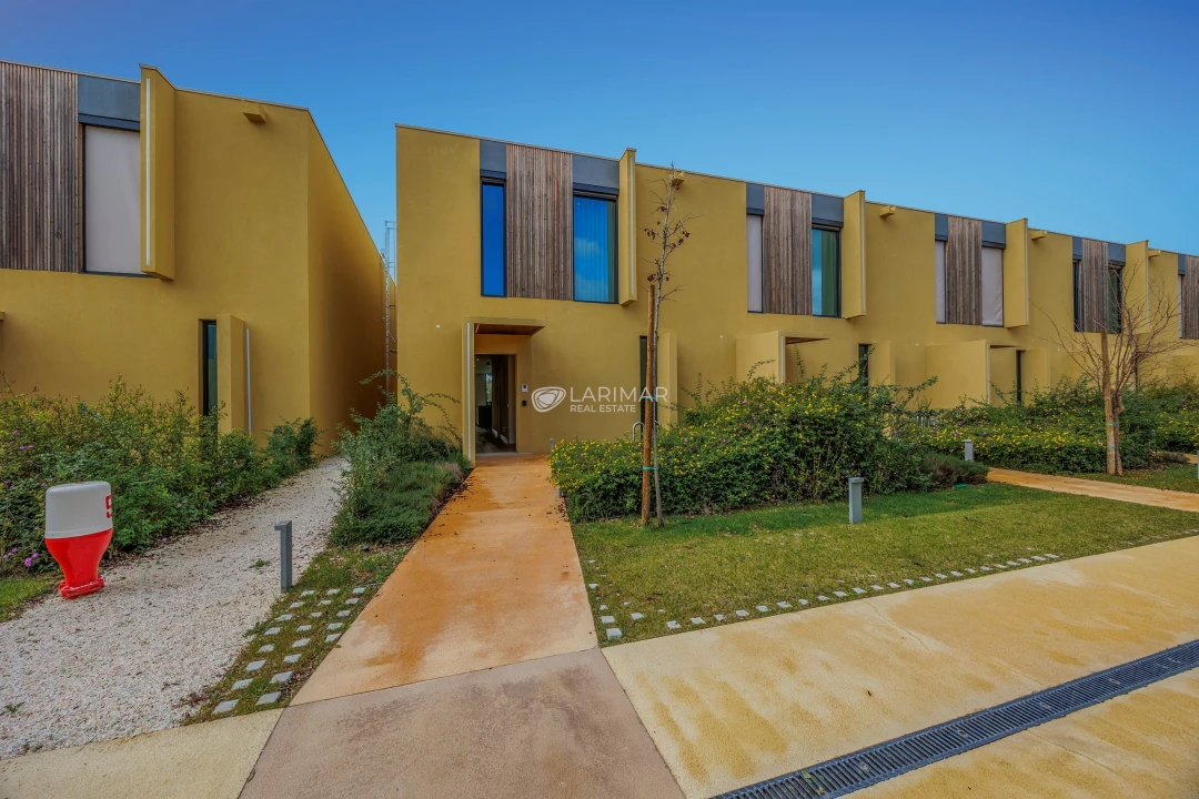 Moradia T2 para Venda em Quarteira Foto 18