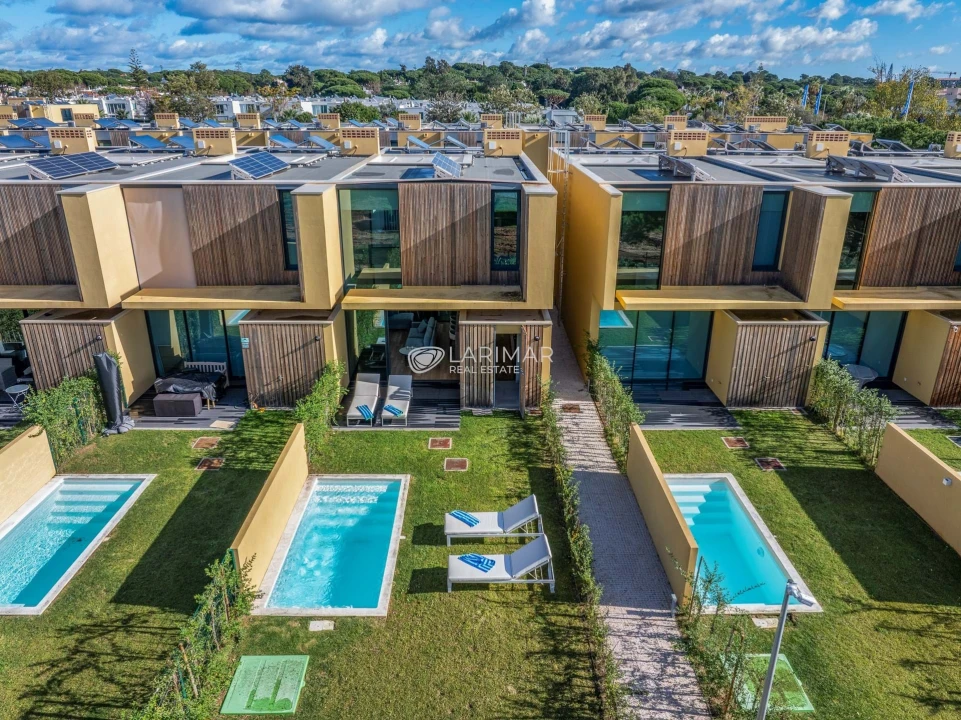 Moradia T2 para Venda em Quarteira Foto 4