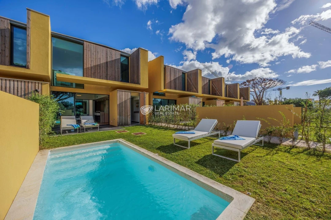 Moradia T2 para Venda em Quarteira Foto 11