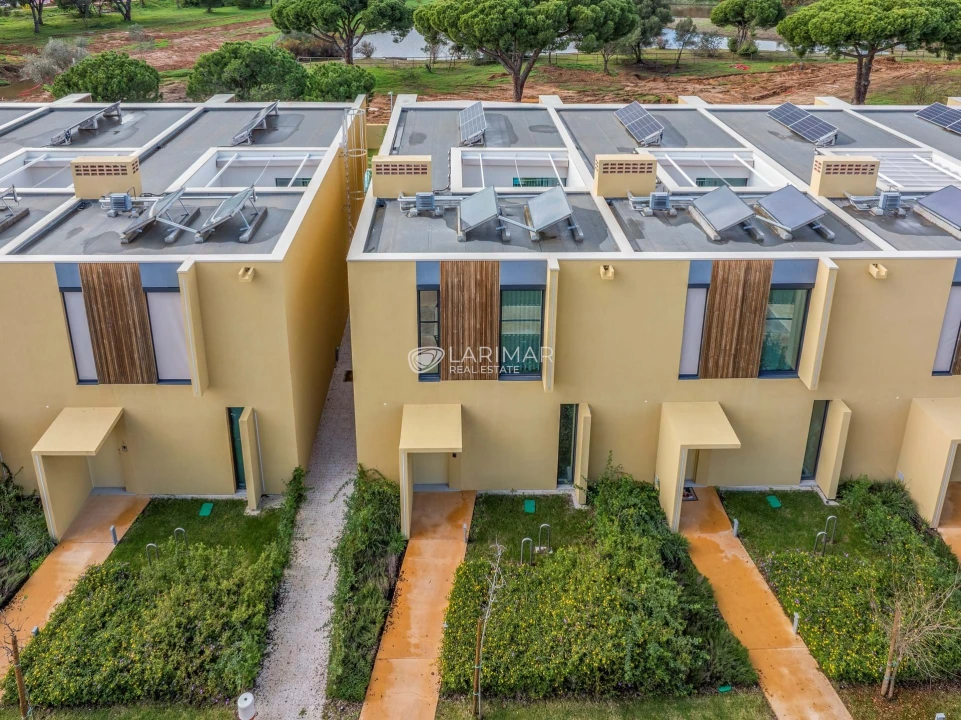 Moradia T2 para Venda em Quarteira Foto 21