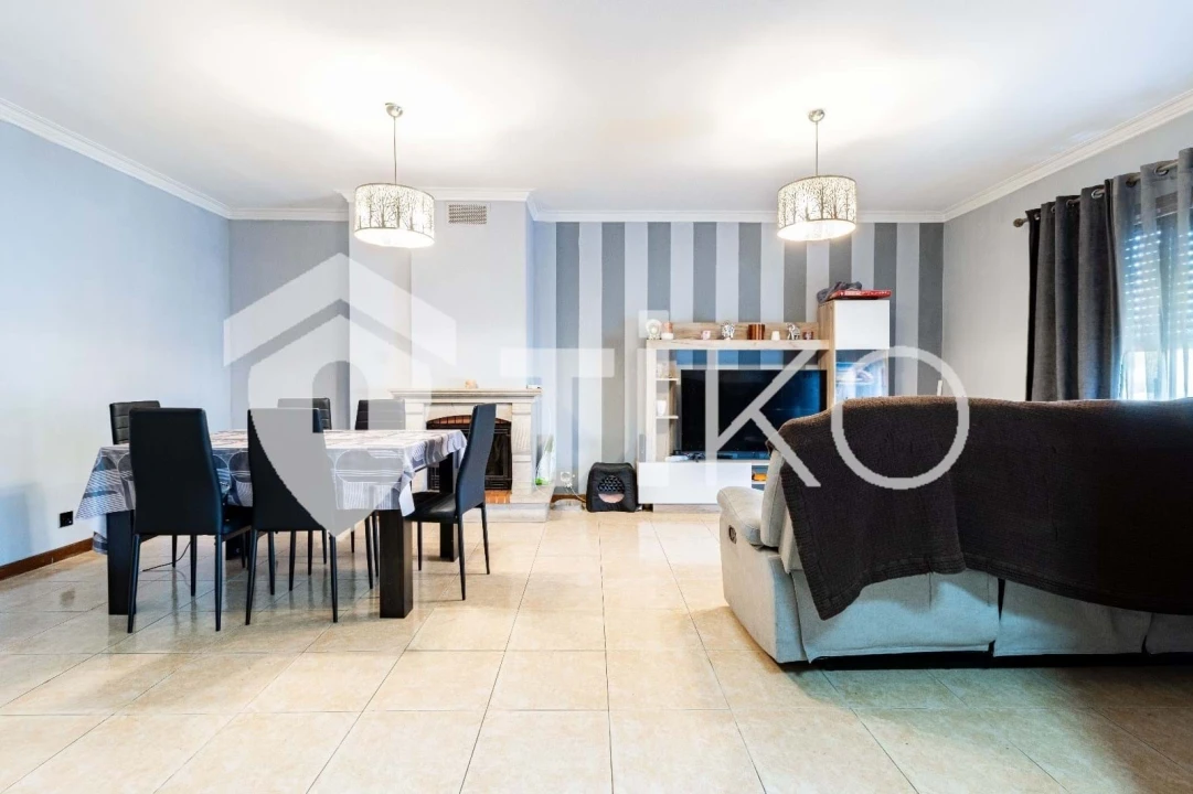 Apartamento T3 para Venda em Grijo Foto 1