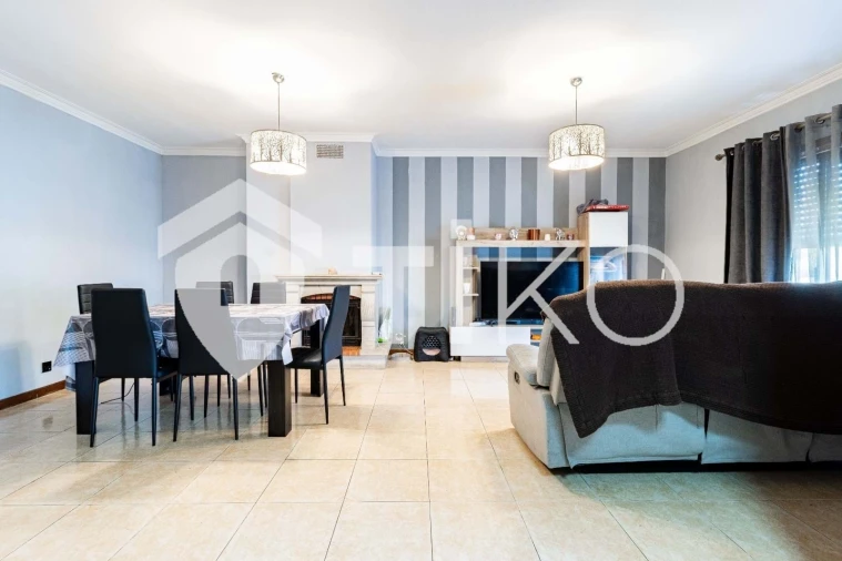 Apartamento T3 para Venda em Grijo Foto 1