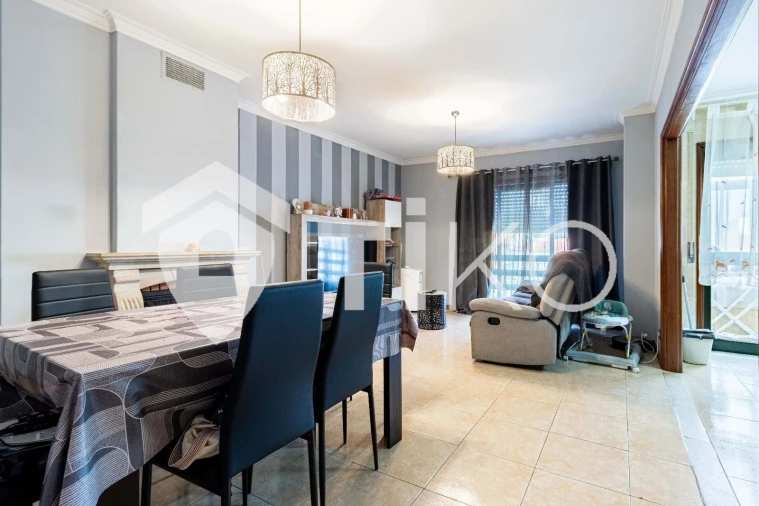 Apartamento T3 para Venda em Grijo Foto 5