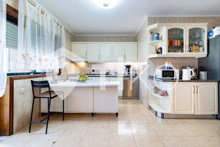 Apartamento T3 para Venda em Grijo Foto 2