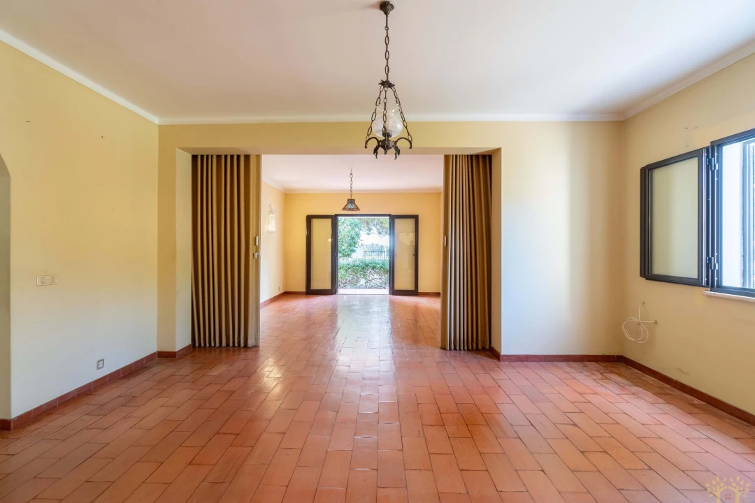 Moradia T5 para Venda em Porches Foto 16