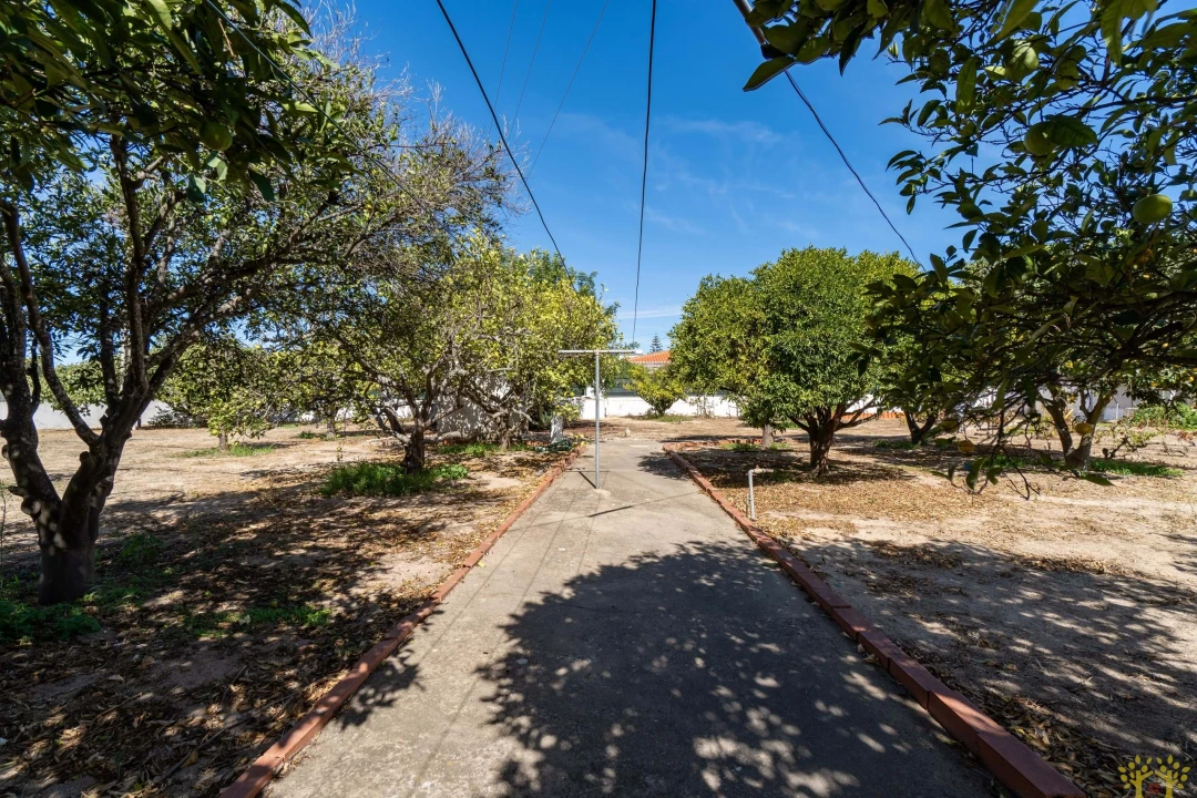 Moradia T5 para Venda em Porches Foto 8