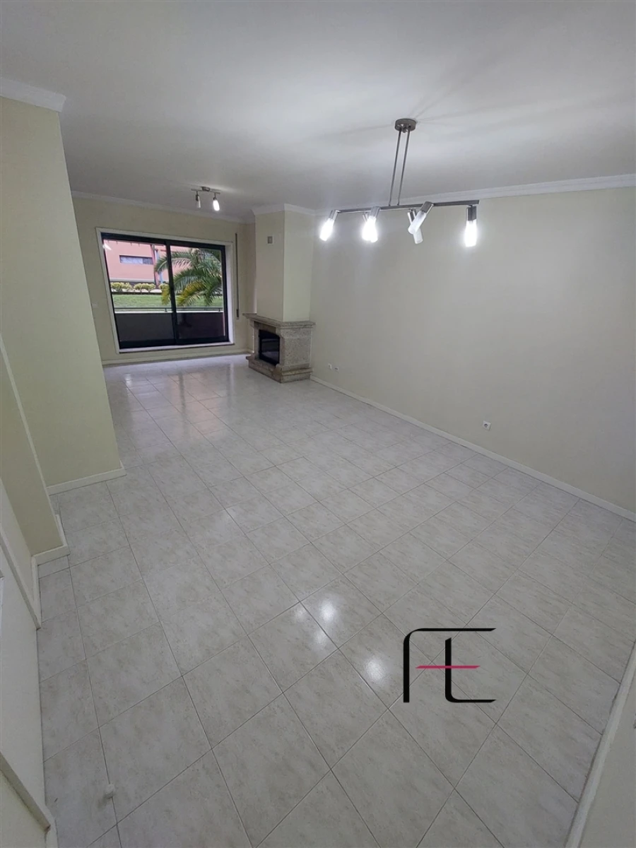 Apartamento T2 para Venda em Valongo Foto 12