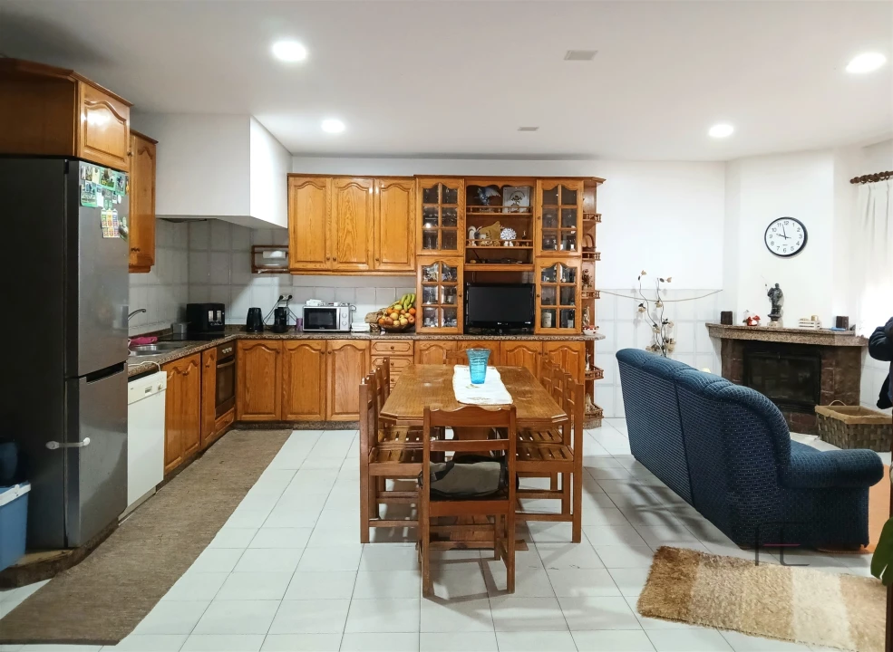 Moradia T3 para Venda em Lourosa Foto 3