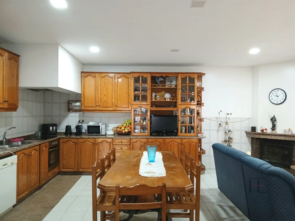 Moradia T3 para Venda em Lourosa Foto 6