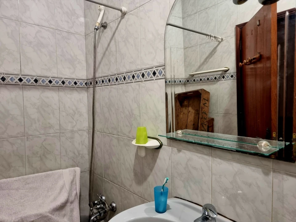 Moradia T4 para Venda em Santa Marinha e São Pedro da Afurada Foto 8