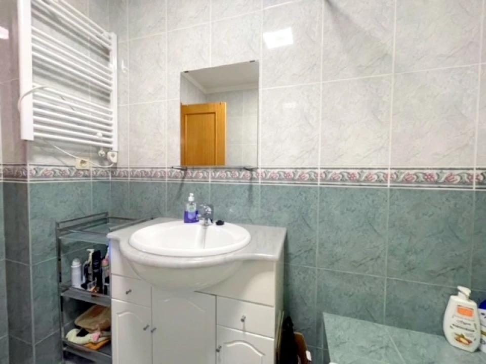 Apartamento T2 para Arrendamento em Vilar de Andorinho Foto 20