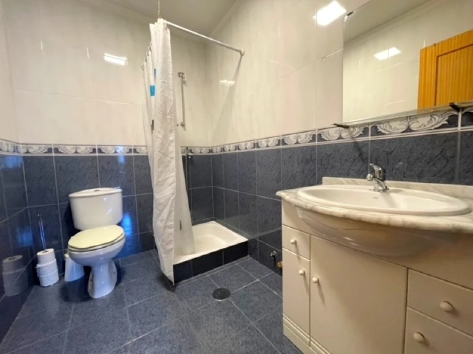 Apartamento T2 para Arrendamento em Vilar de Andorinho Foto 28