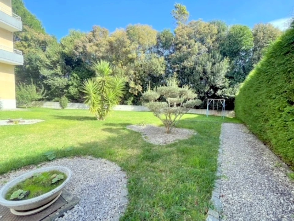 Apartamento T2 para Arrendamento em Vilar de Andorinho Foto 4