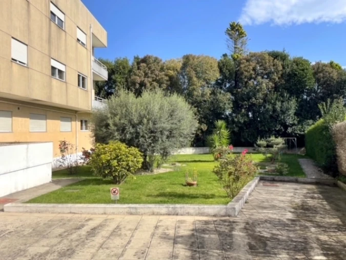 Apartamento T2 para Arrendamento em Vilar de Andorinho Foto 2