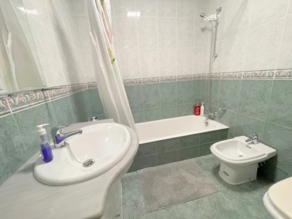 Apartamento T2 para Arrendamento em Vilar de Andorinho Foto 19