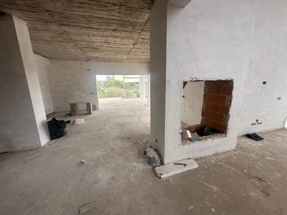 Moradia T4 para Venda em Quelfes Foto 5