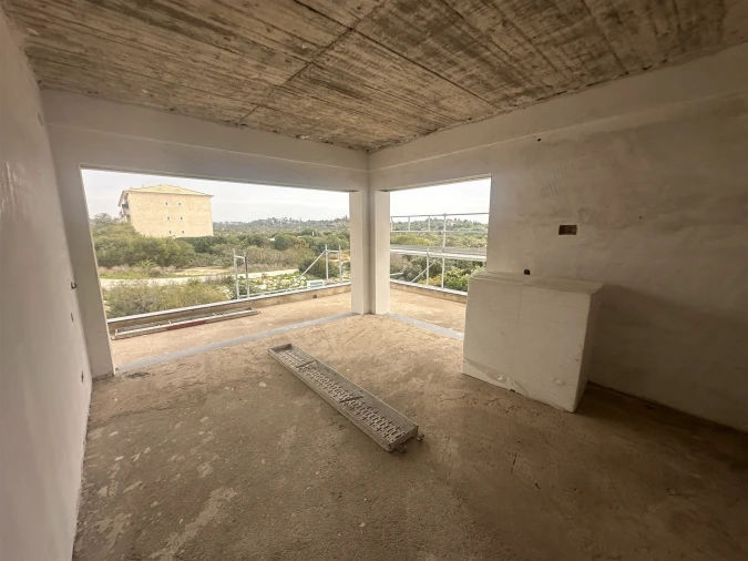 Moradia T4 para Venda em Quelfes Foto 17