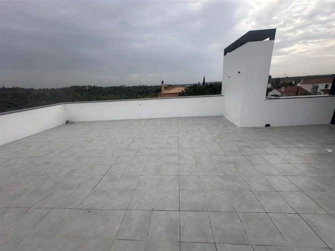 Moradia T4 para Venda em Quelfes Foto 19