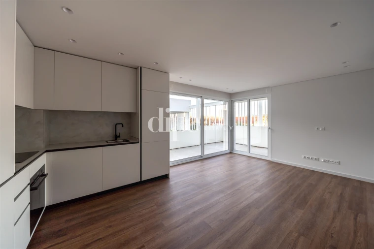 Apartamento T1 para Arrendamento em Urgezes Foto 7