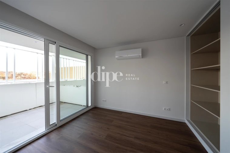 Apartamento T1 para Arrendamento em Urgezes Foto 10