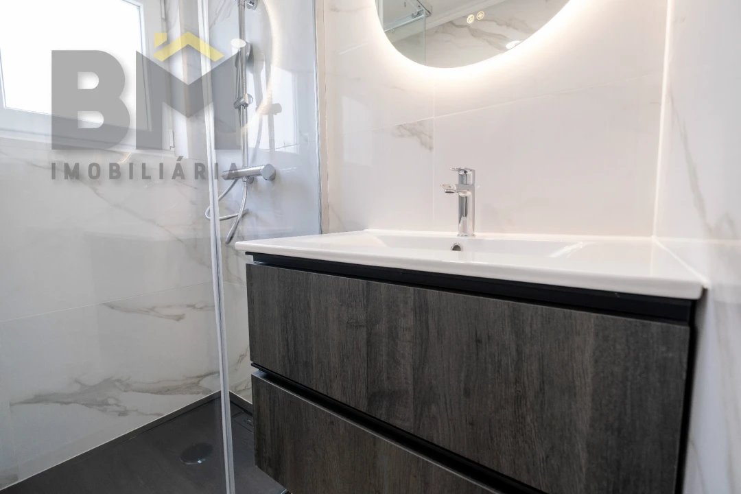 Apartamento T3 para Arrendamento em São Domingos de Rana Foto 36