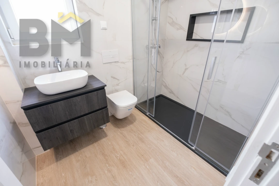 Apartamento T3 para Arrendamento em São Domingos de Rana Foto 35