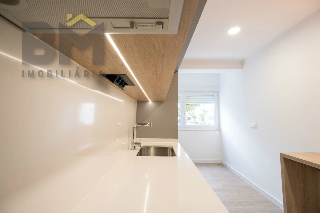 Apartamento T3 para Arrendamento em São Domingos de Rana Foto 4