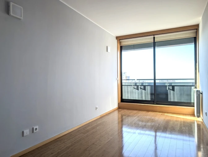 Apartamento T4 para Arrendamento em Glória e Vera Cruz Foto 13