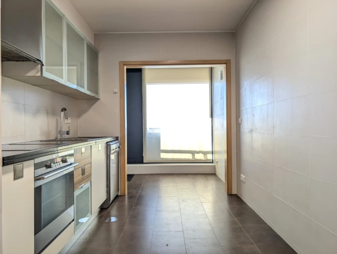 Apartamento T4 para Arrendamento em Glória e Vera Cruz Foto 6