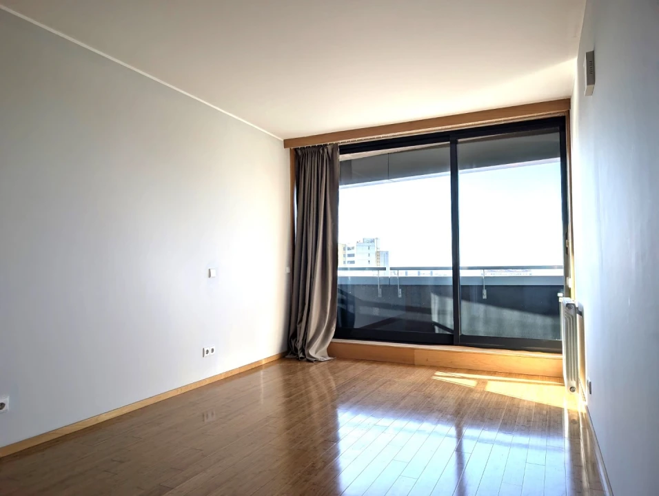 Apartamento T4 para Arrendamento em Glória e Vera Cruz Foto 21