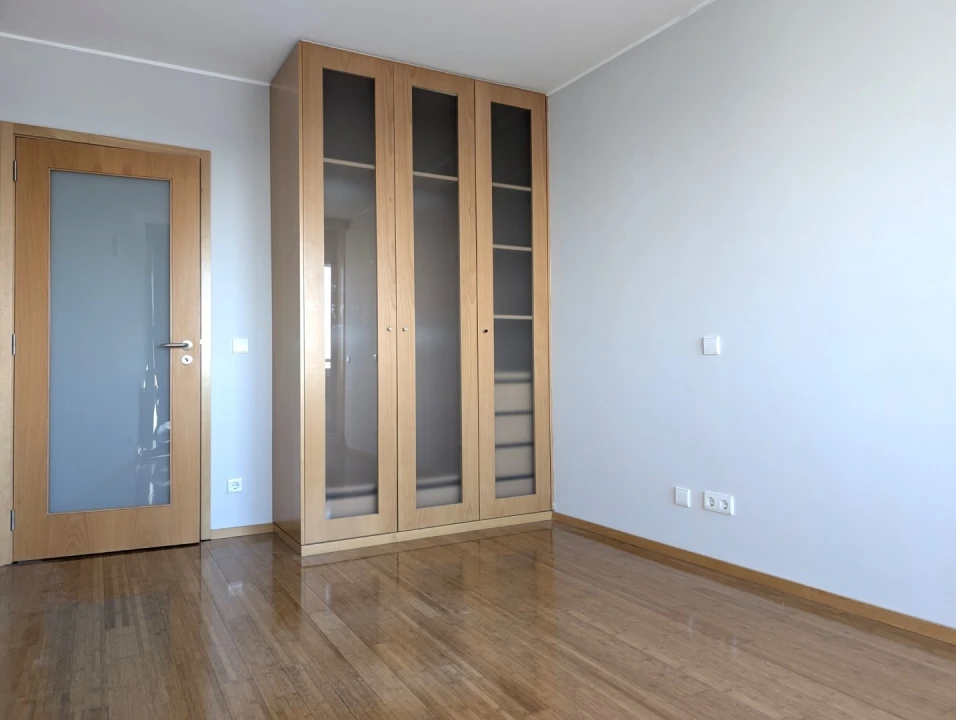 Apartamento T4 para Arrendamento em Glória e Vera Cruz Foto 19