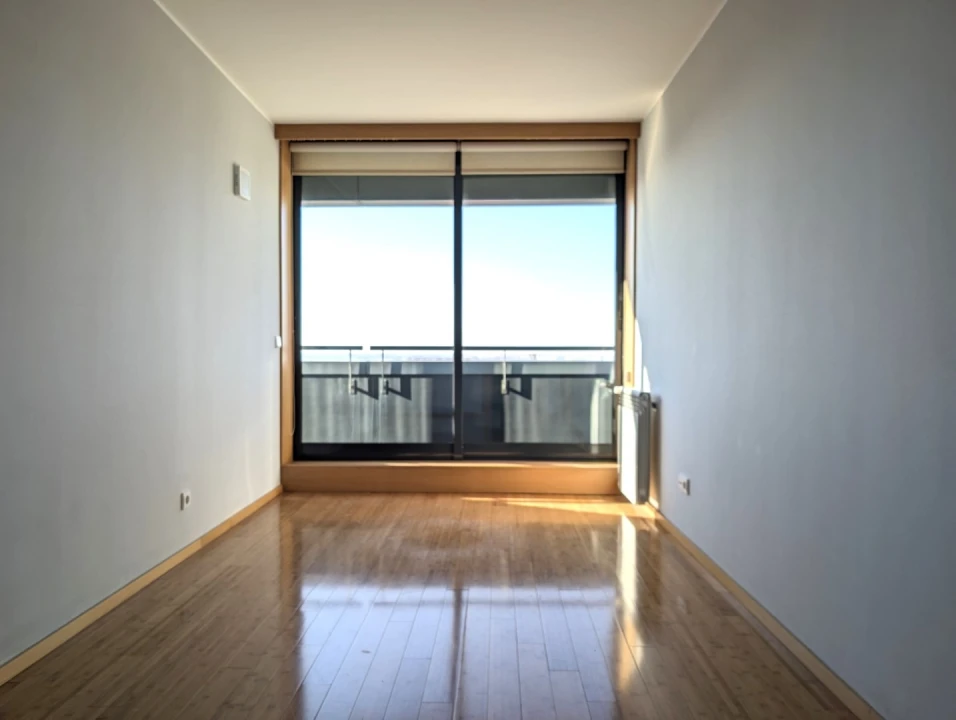 Apartamento T4 para Arrendamento em Glória e Vera Cruz Foto 14