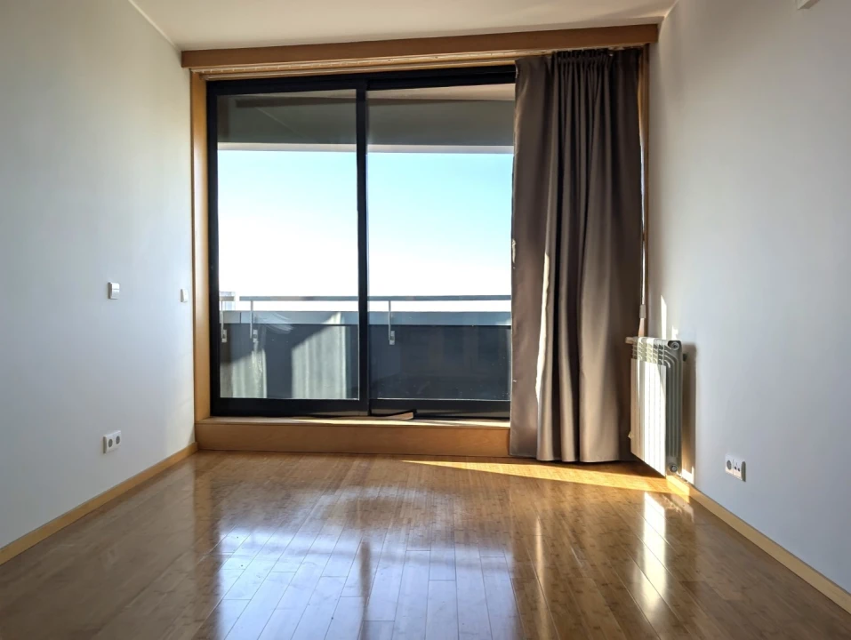 Apartamento T4 para Arrendamento em Glória e Vera Cruz Foto 16