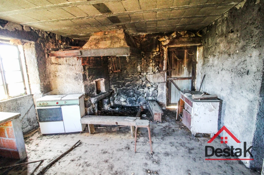 Moradia T3 para Venda em Destriz e Reigoso Foto 7