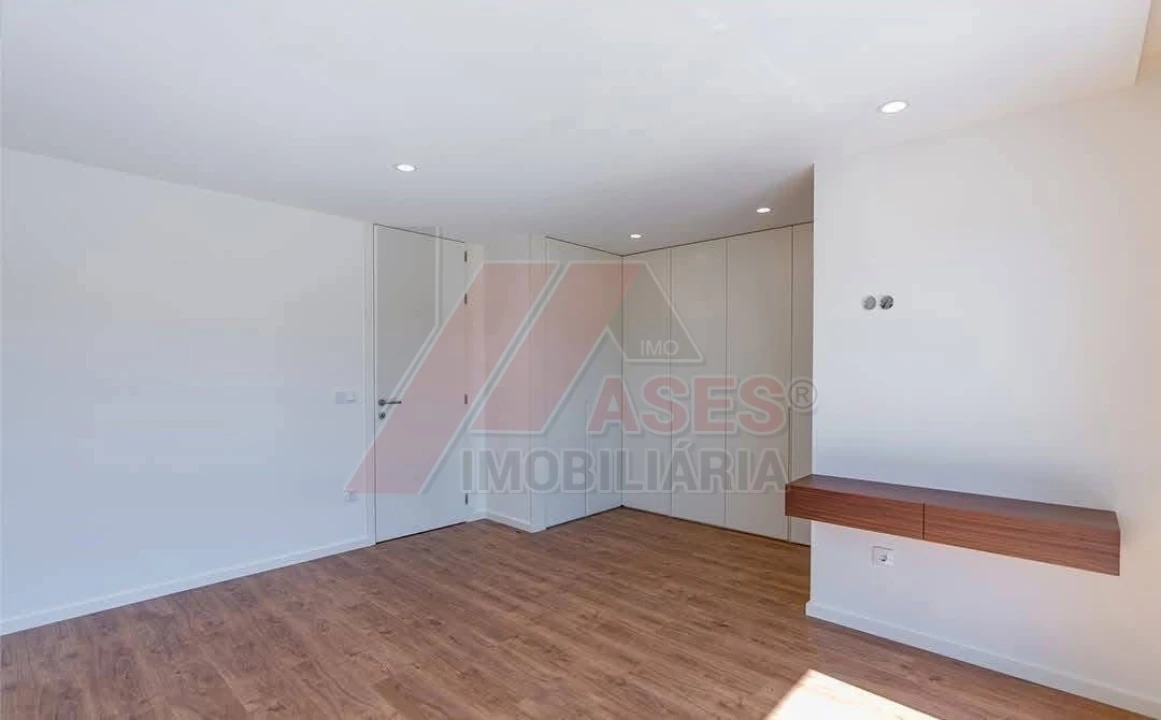 Moradia T3 para Venda em Medelo Foto 11