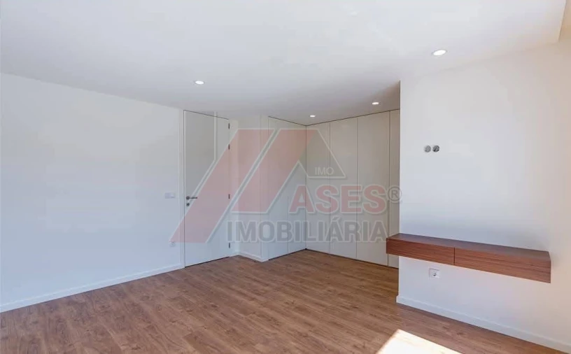 Moradia T3 para Venda em Medelo Foto 11