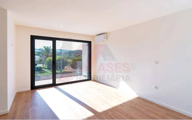 Moradia T3 para Venda em Medelo Foto 7