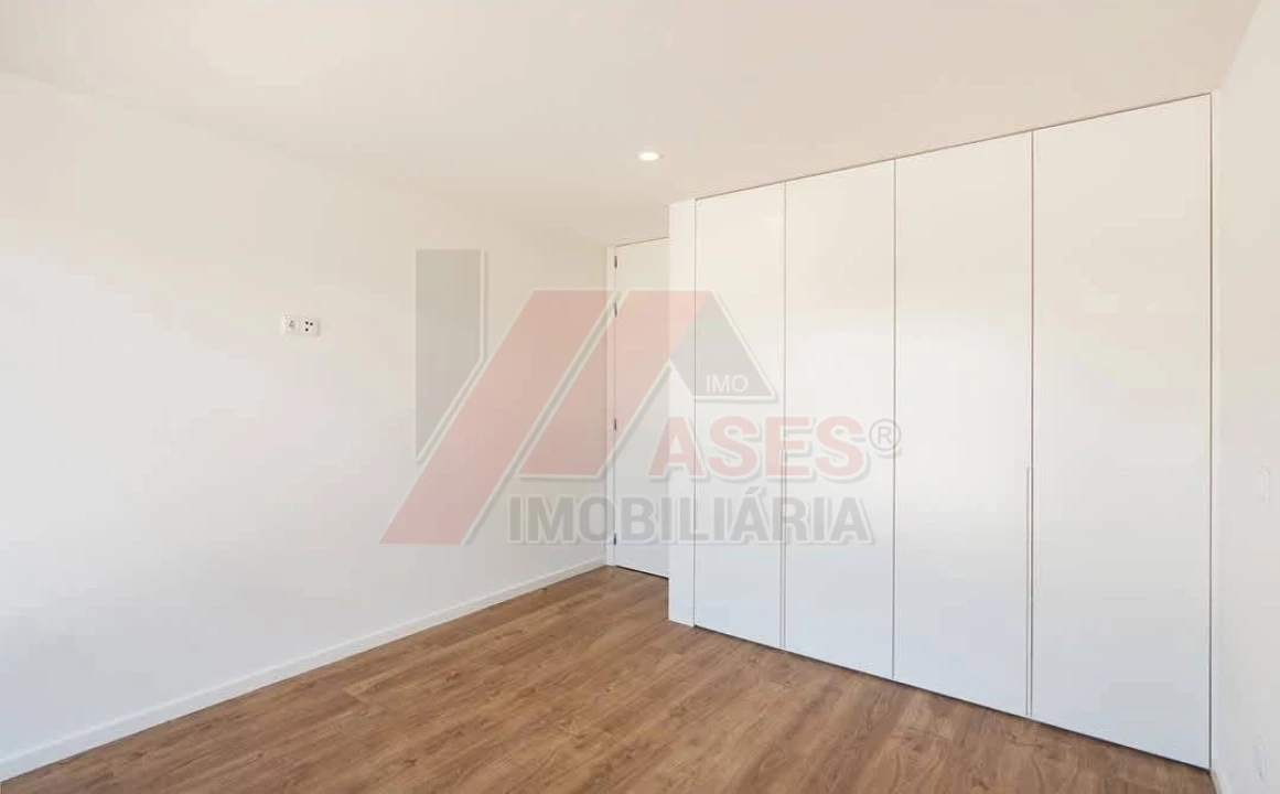 Moradia T3 para Venda em Medelo Foto 8